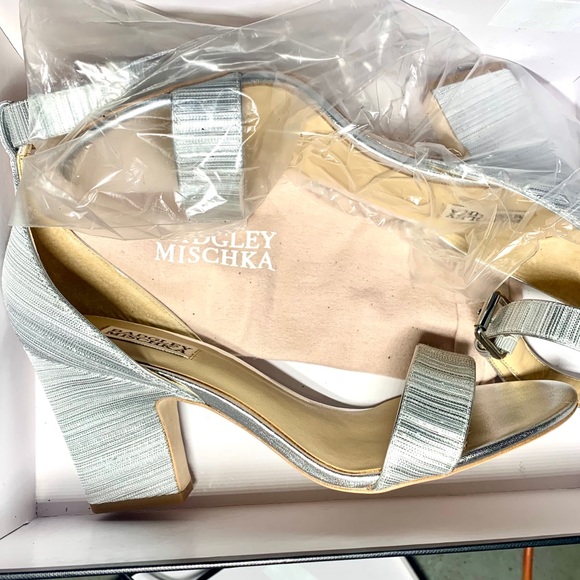 Badgley Mischka NIB Wedding Prom Evening Event Occasion Cocktail Party Award - Picture 9 of 14